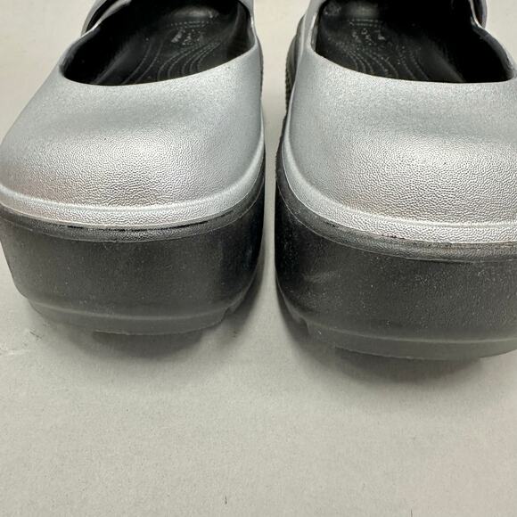 Crocs Stomp Mary Jane Platform Shoes in Silver/Black Women's Size 10 Mens 8 NWOT - Picture 7 of 16